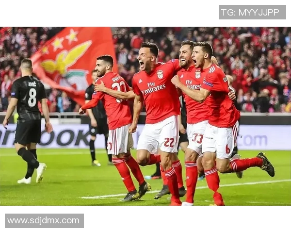 拜仁慕尼黑与巴塞罗那历史交战回顾与精彩瞬间分析