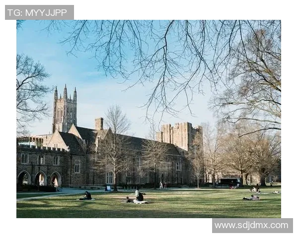 杜克大学与北卡罗来纳大学的经典对决回顾与分析