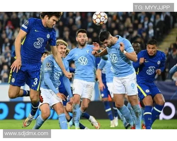 曼联与切尔西在英超第33轮激战正酣谁能笑到最后