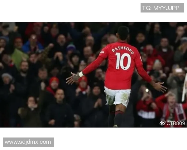 曼联对阵利兹联在线直播全程回顾与精彩瞬间分析