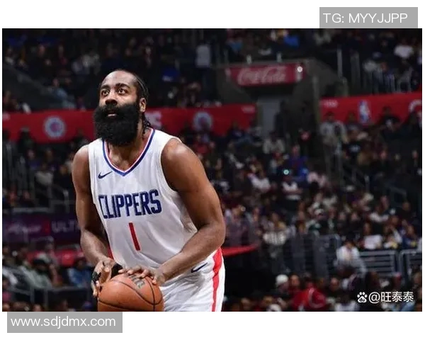 火箭队哈登绝杀勇士队的精彩瞬间引发球迷热议