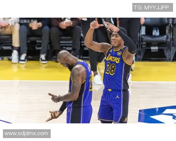 湖人队与猛龙队历史交锋战绩分析及近期表现对比 湖人队与猛龙队历史交锋战绩分析及近期表现对比