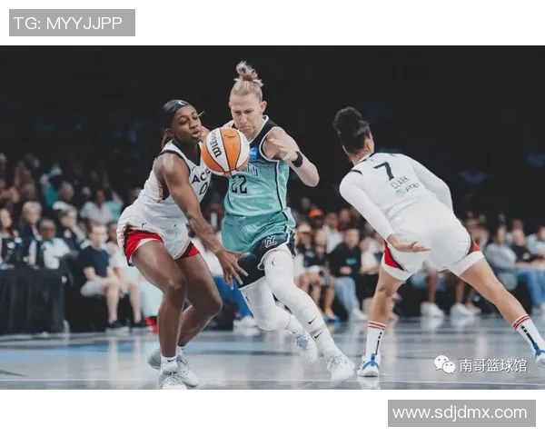 王牌队与神秘人队的巅峰对决WNBA赛季精彩瞬间回顾与分析 王牌队与神秘人队的巅峰对决WNBA赛季精彩瞬间回顾与分析