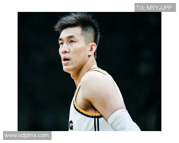 辽宁男篮与广东队激战半决赛谁能晋级决战舞台引发球迷热议 辽宁男篮与广东队激战半决赛谁能晋级决战舞台引发球迷热议