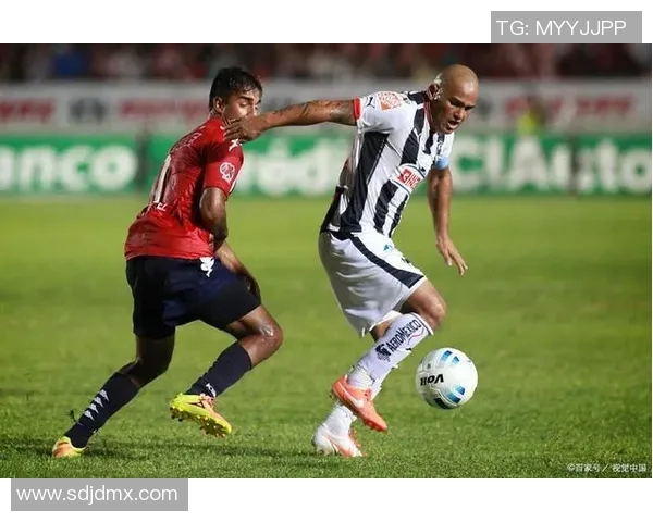 蒙特瑞与阿苏尔的激烈对决展现足球魅力与战术智慧的巅峰较量