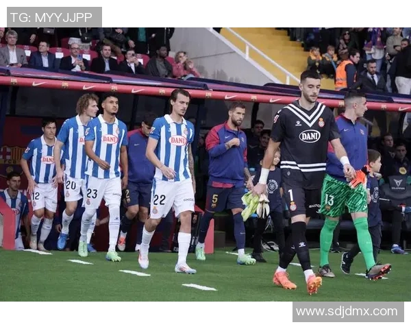 西甲精彩对决韦斯卡迎战巴塞罗那争夺三分荣耀之战