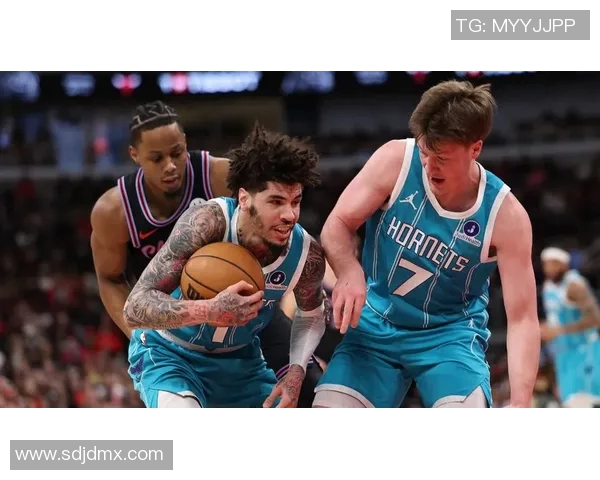 黄蜂与公牛夏季联赛激战回顾年轻球员展现无限潜力与激情 黄蜂与公牛夏季联赛激战回顾年轻球员展现无限潜力与激情