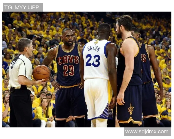 2016年圣诞大战勇士与骑士的激烈对决回顾与精彩瞬间分析 2016年圣诞大战勇士与骑士的激烈对决回顾与精彩瞬间分析