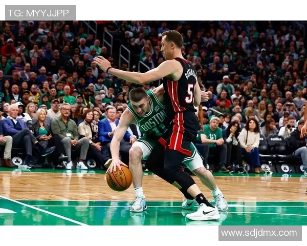 2020年9月20日凯尔特人与热火激战回顾精彩瞬间与赛后分析 2020年9月20日凯尔特人与热火激战回顾精彩瞬间与赛后分析